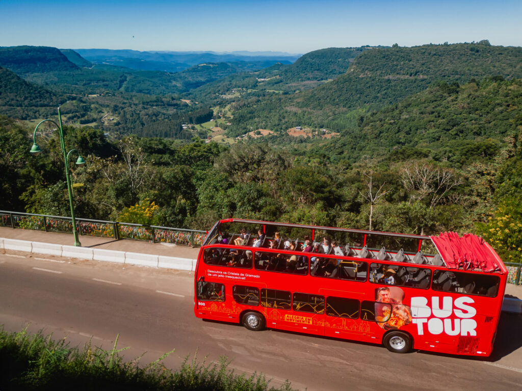 Passeio de Bustour em Gramado e Canela.