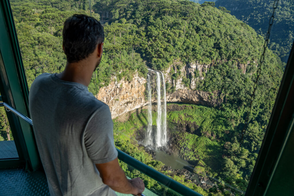 Vista da Cascata do Caracol, do Parque do Caracol, em Canela.